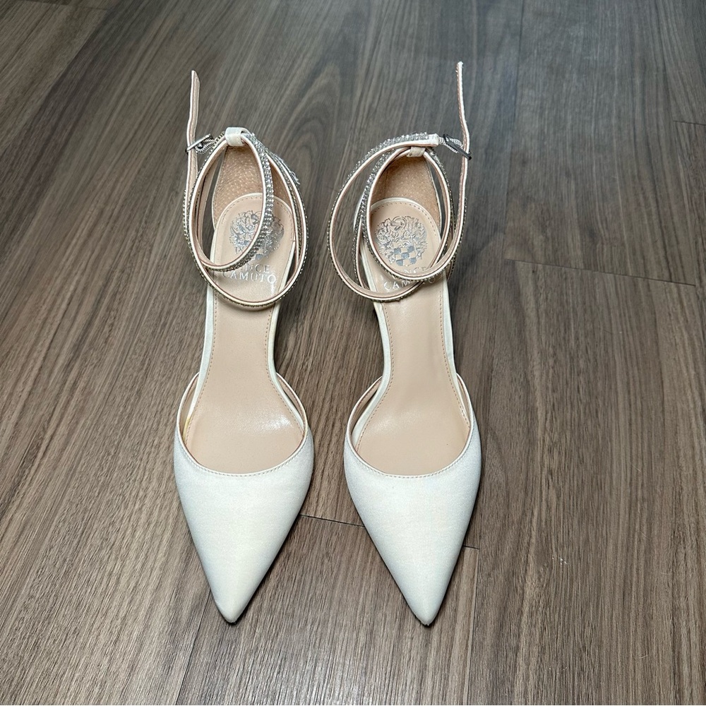 vince camuto white pointed heel